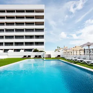 The Benson 4*, Cairns Australia