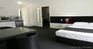 Motel Colonial Palms Motor Inn Airlie Beach