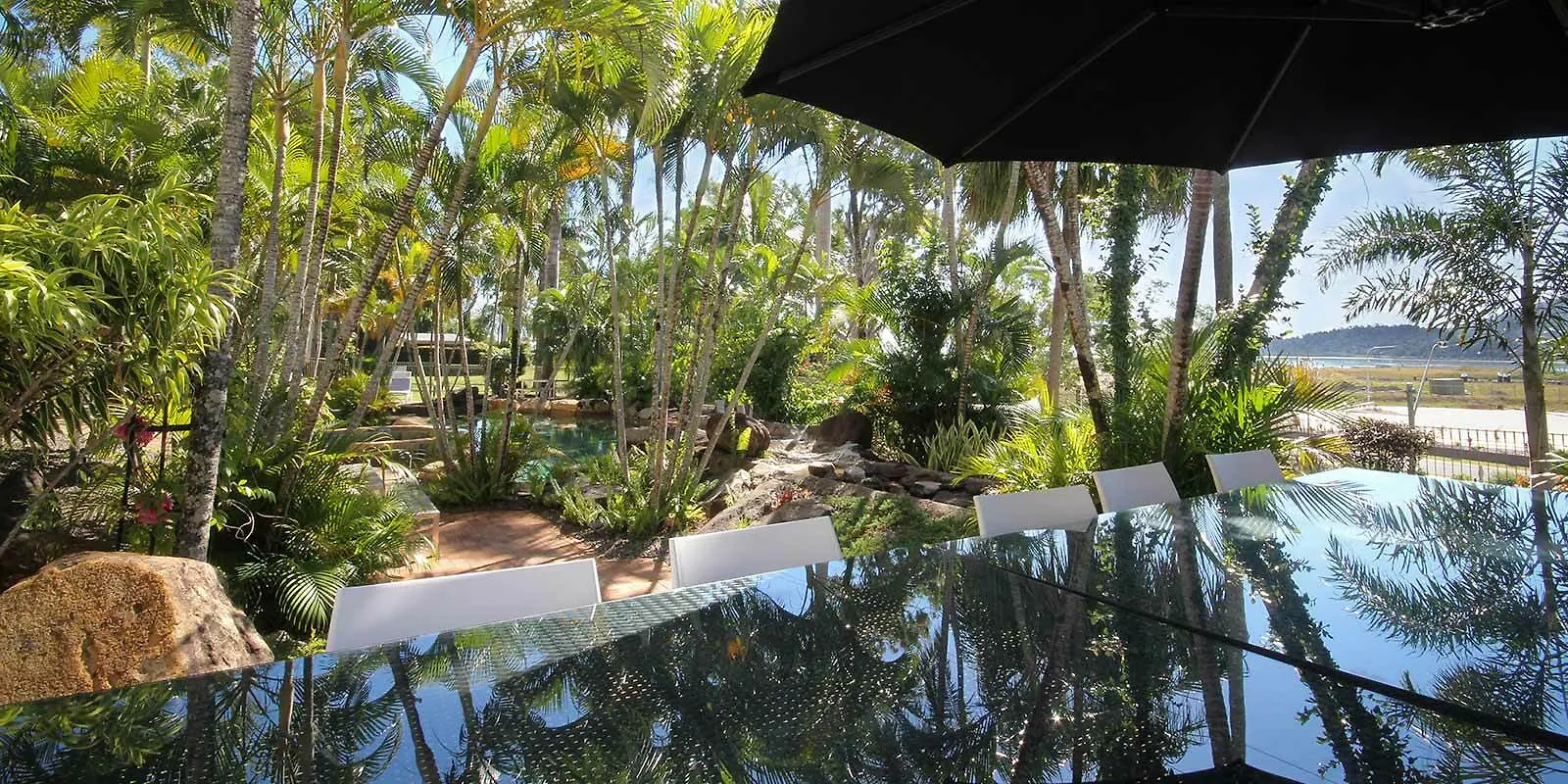Motel Colonial Palms Motor Inn Airlie Beach