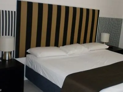 Colonial Palms Motor Inn Airlie Beach